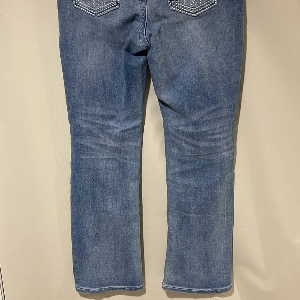 New Max Women Stretchable Boot Cut Jeans Size 8 like New Condition